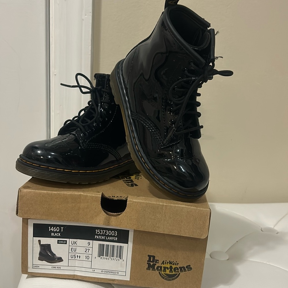 GIRLS' TODDLER DR. MARTENS 1460
SOFTY T LEATHER BOOTS Item # 459717